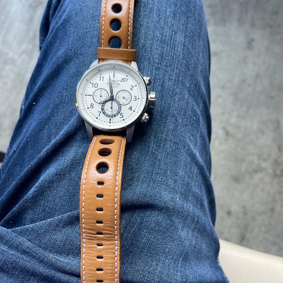 Watch - Picture 8 of 9